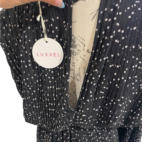 Luxxel Black and White Polka Dot Romper 100% Polyester LINING 100% RAYON NWT - Picture 4 of 9